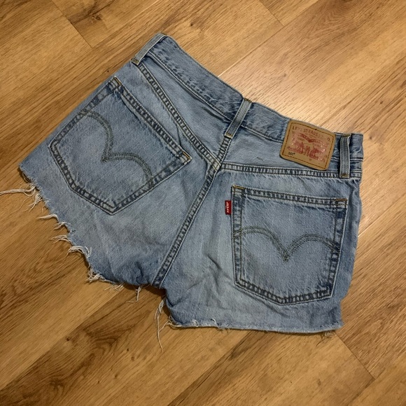 Levi’s shorts - Picture 2 of 3